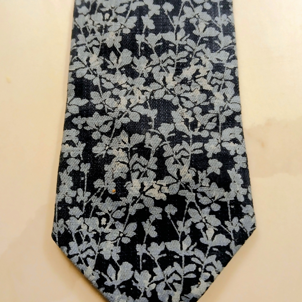 Grayers Black Tie with Light Gray Floral Jacquard